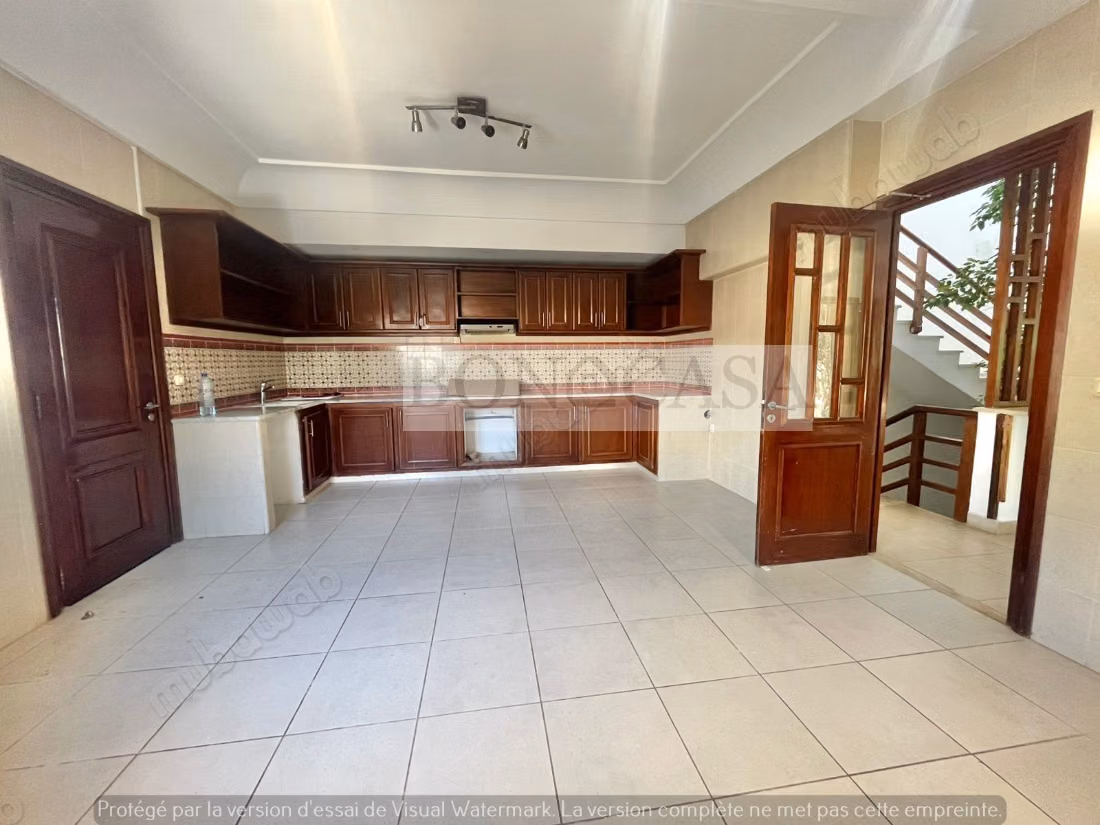Villa S3 with pool and garden for rent in Marsa