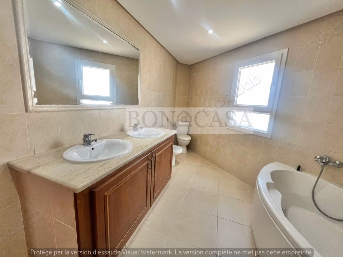 Villa S3 with pool and garden for rent in Marsa