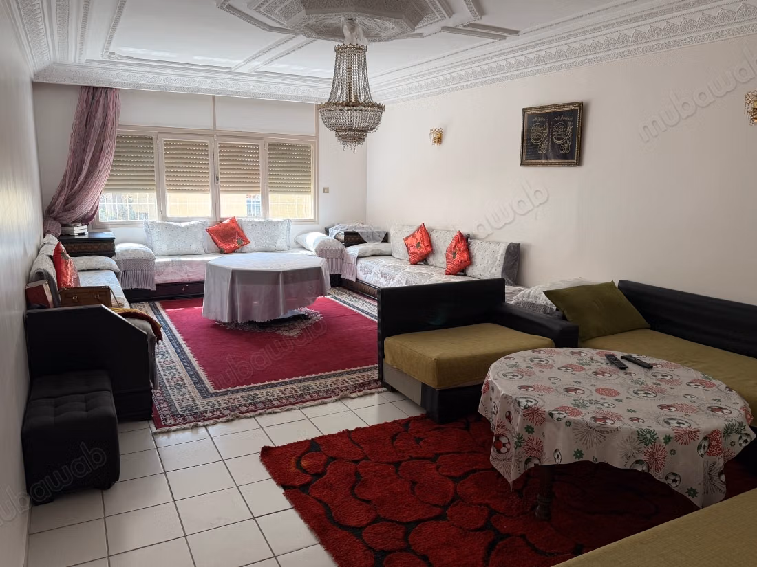 Appartement à louer à Ain Borja. 
Surface de 140 m². 
Bien meublé