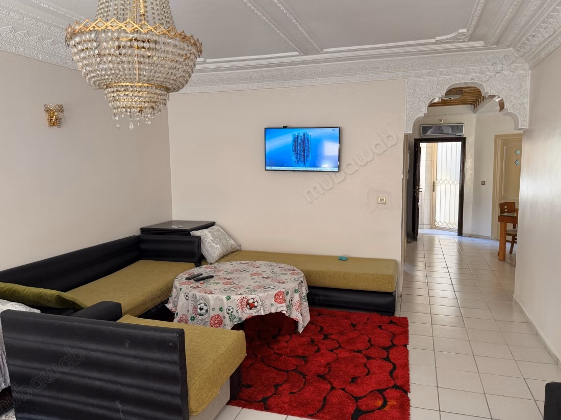 Appartement à louer à Ain Borja. 
Surface de 140 m². 
Bien meublé