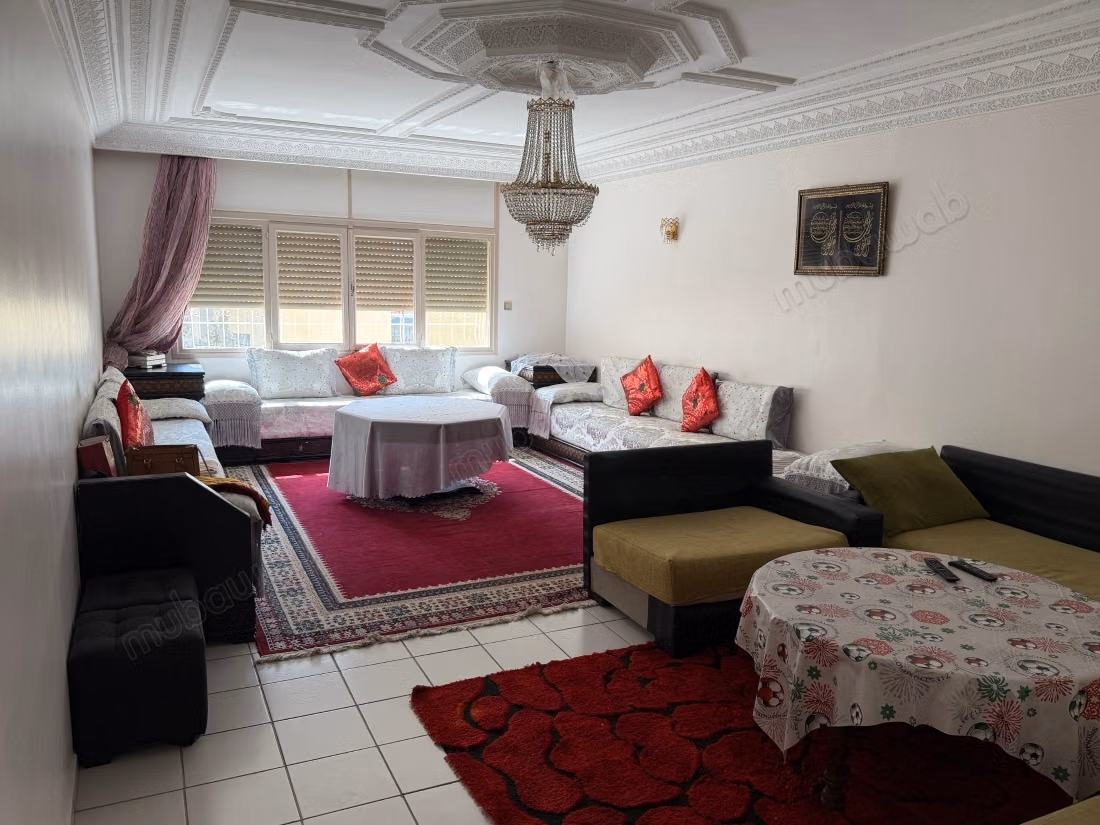 Appartement à louer à Ain Borja. 
Surface de 140 m². 
Bien meublé