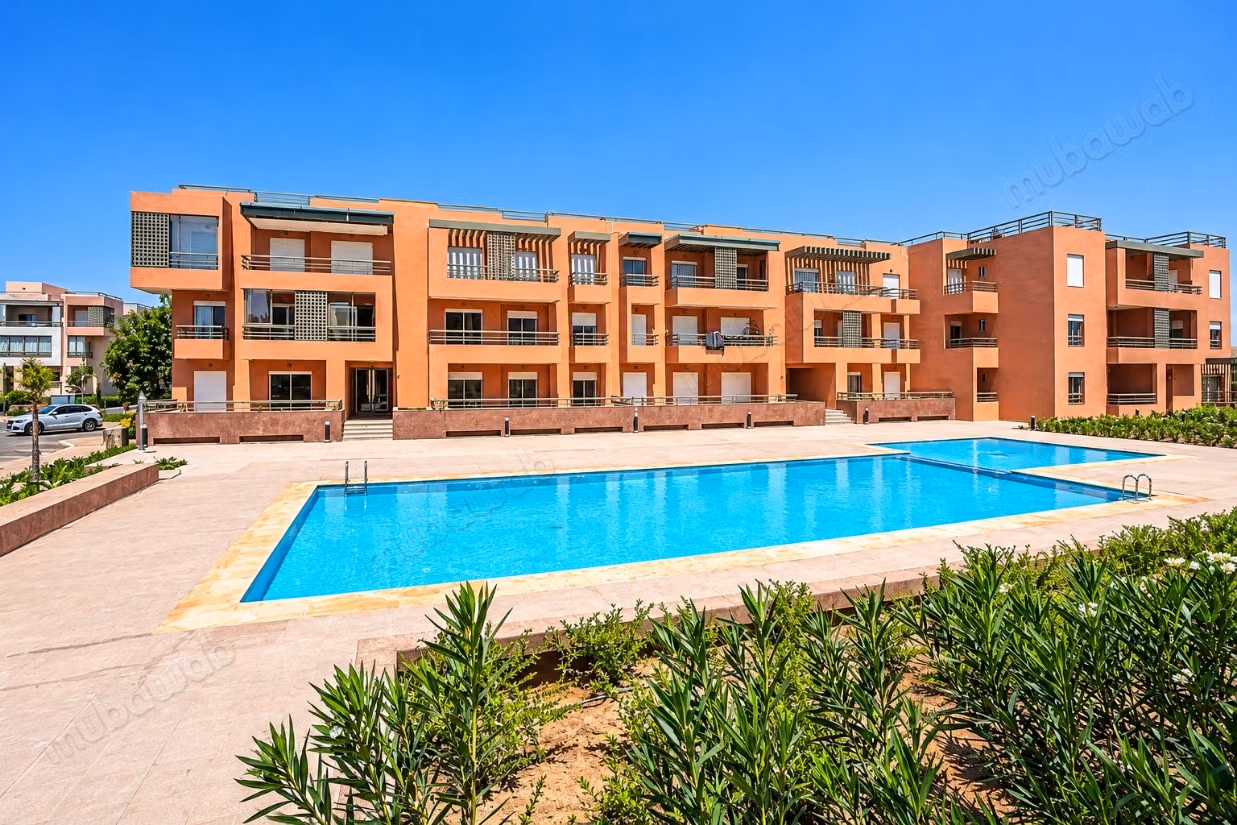 Bel appartement avec terrasse, jardin et pisince securisé