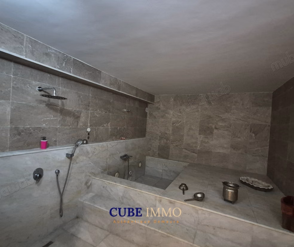Triplex contemporain avec piscine à Gammarth