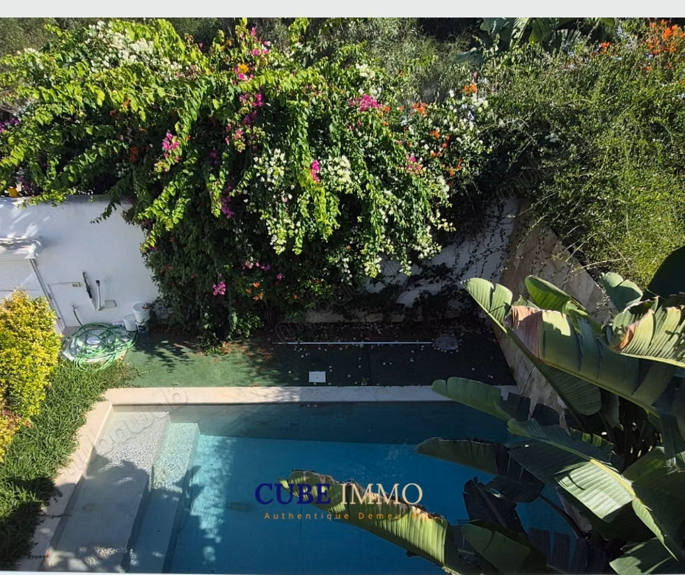 Triplex contemporain avec piscine à Gammarth