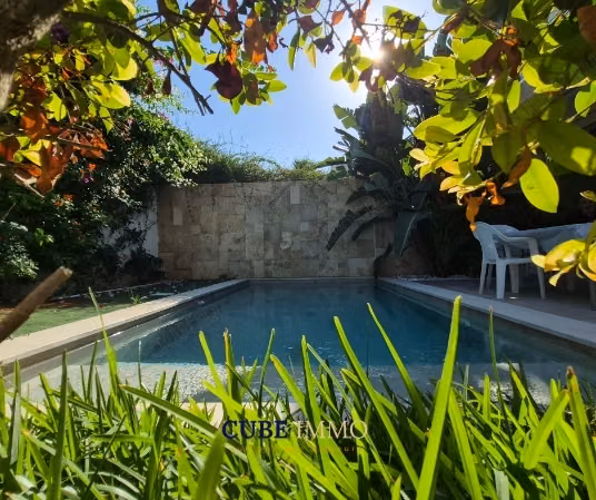 Triplex contemporain avec piscine à Gammarth