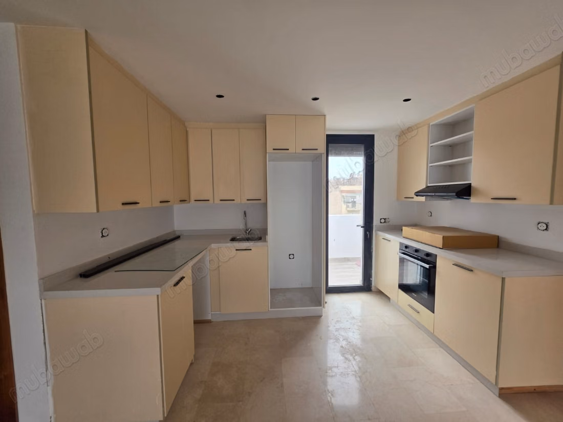 Studios et appartement à vendre 
californie taddart