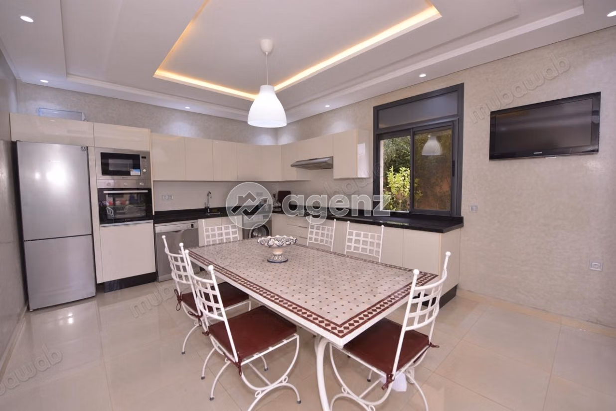 Villa à vendre 1 281 m², 6 chambres 
Autre Marrakech