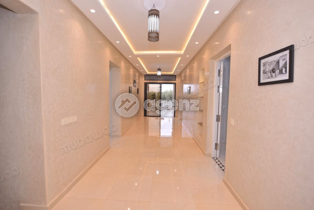 Villa à vendre 1 281 m², 6 chambres 
Autre Marrakech