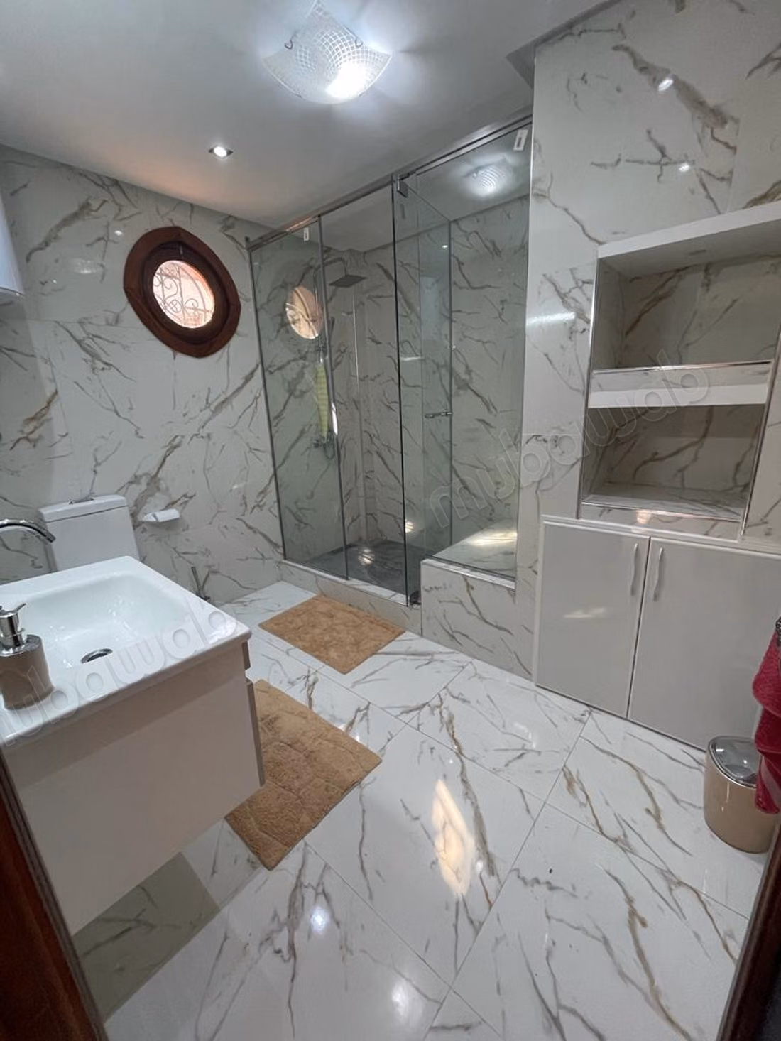 Location villa de luxe à Sidi Maarouf.
Surface de 300 m².
Bien meublé