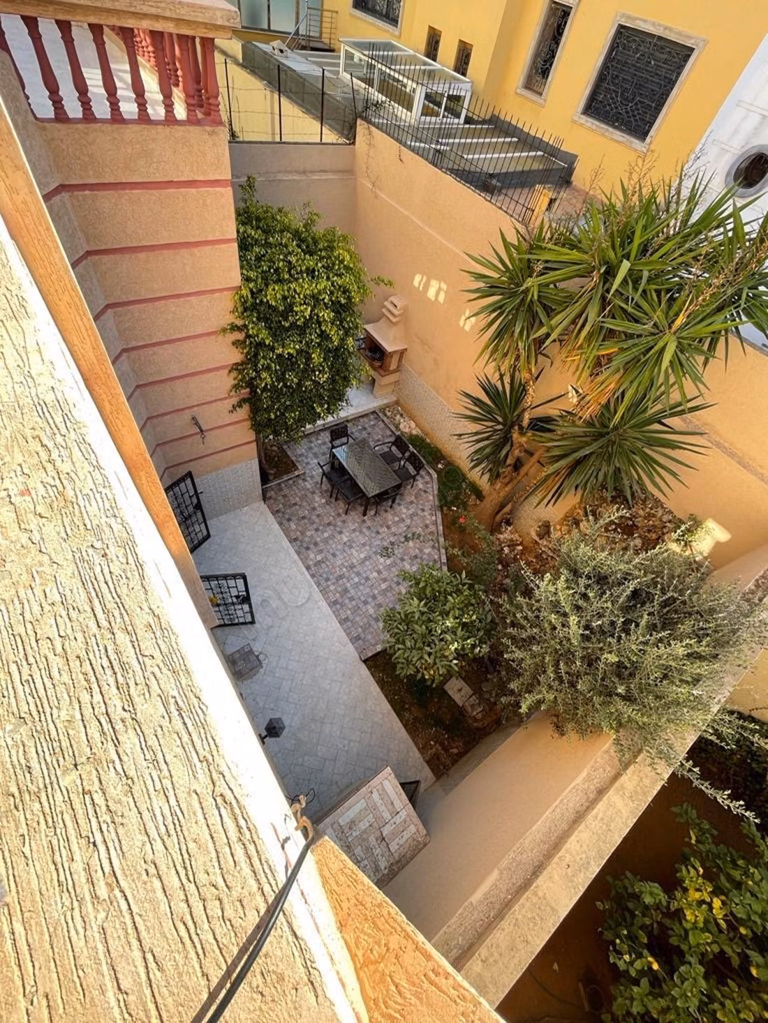 Location villa de luxe à Sidi Maarouf.
Surface de 300 m².
Bien meublé