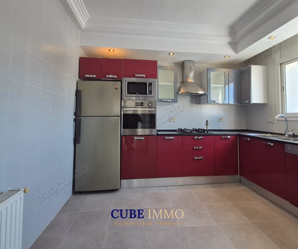 Spacieux appartement avec studio et toit terrasse