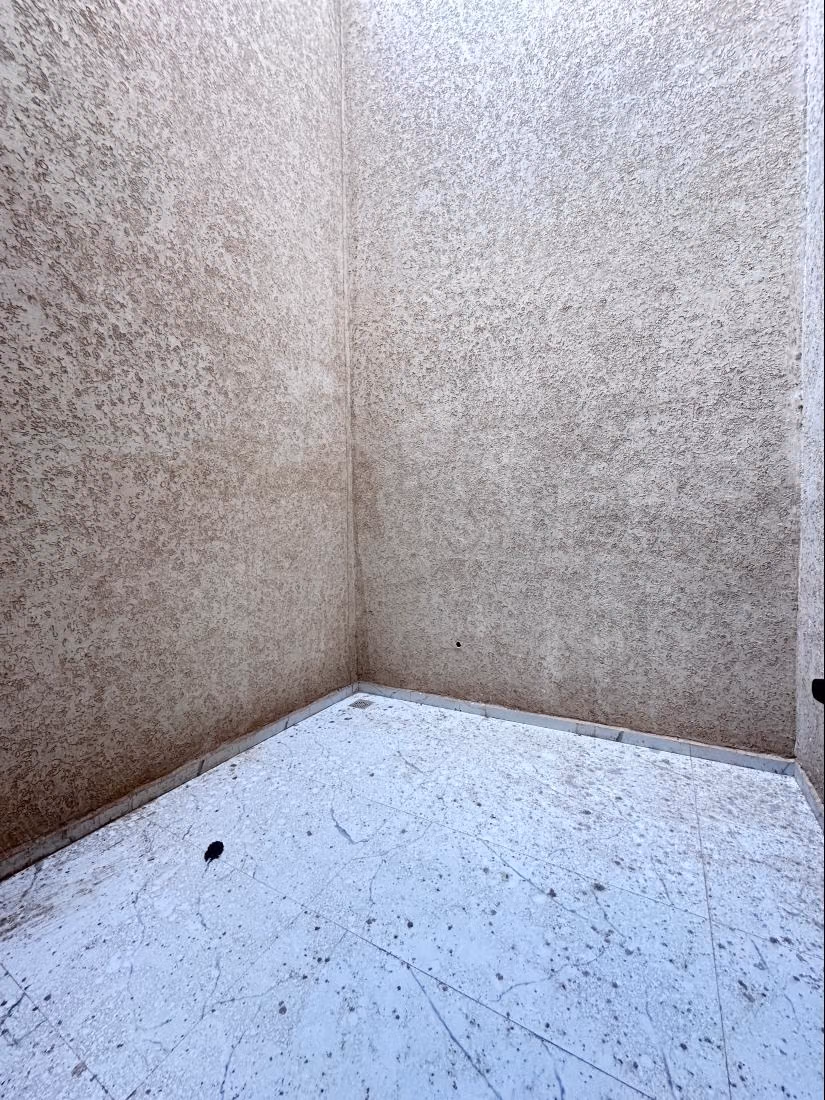 Appartement à vendre à Bouaakkaz. 
3 chambres