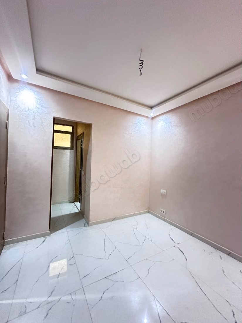 Appartement à vendre à Bouaakkaz. 
3 chambres