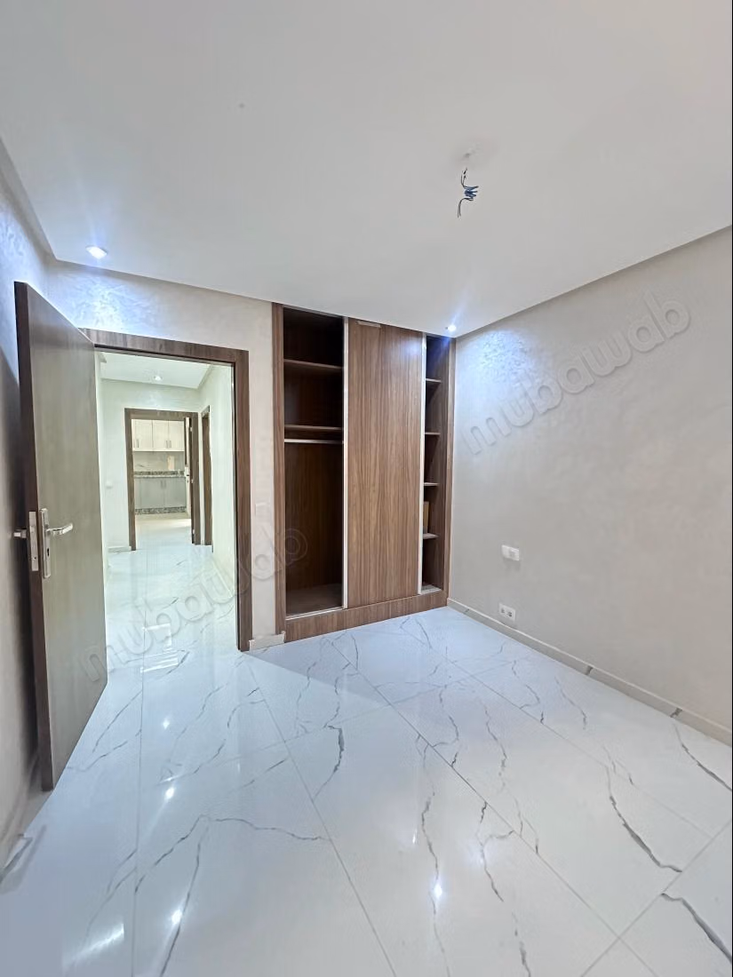 Appartement à vendre à Bouaakkaz. 
3 chambres
