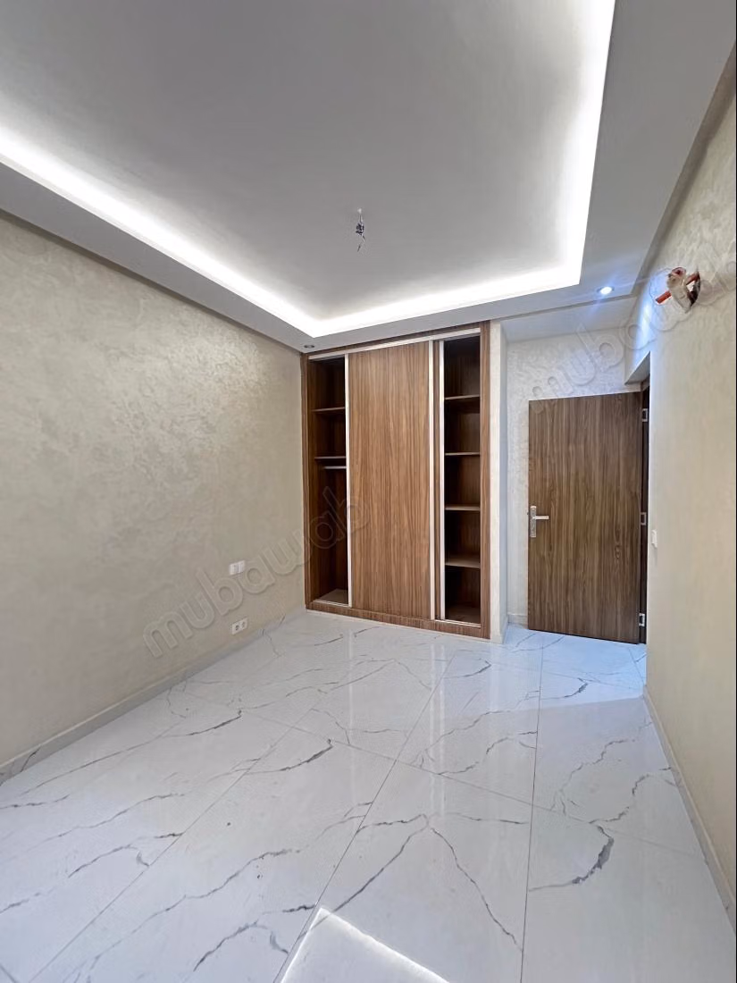 Appartement à vendre à Bouaakkaz. 
3 chambres