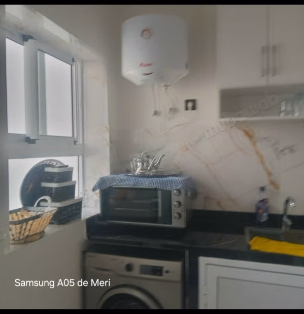 Location saisonnière à Cité Adrar. 
2 chambres. 
Résidence avec concierge