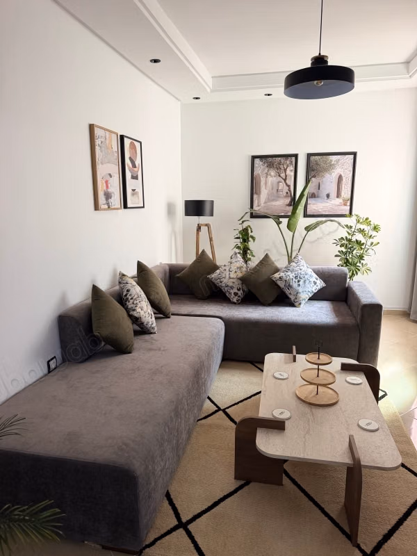 Appartement meublé de 70 m² à Kénitra – Équipements et literie neufs, à une dizaine de minutes à pied de la gare TGV