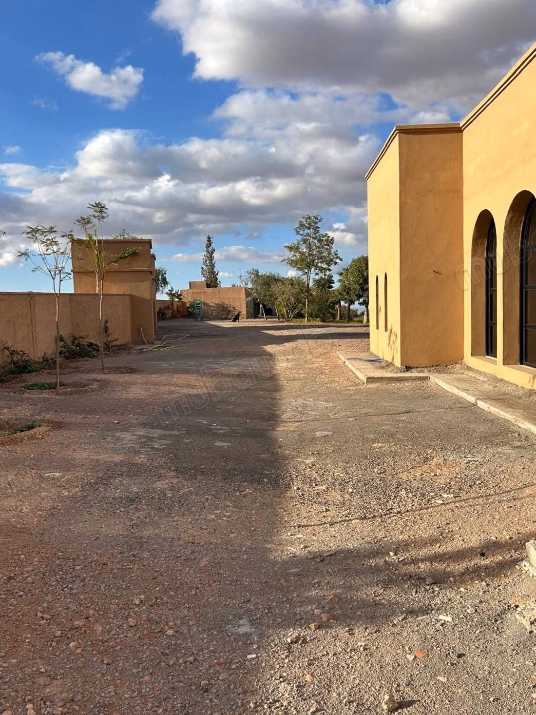 Terrain titré avec VNA à vendre à Oumnass