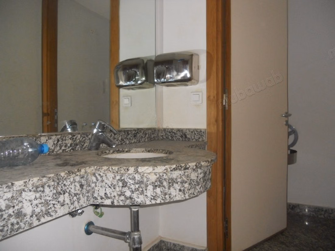 Office for rent on LA COLLINE