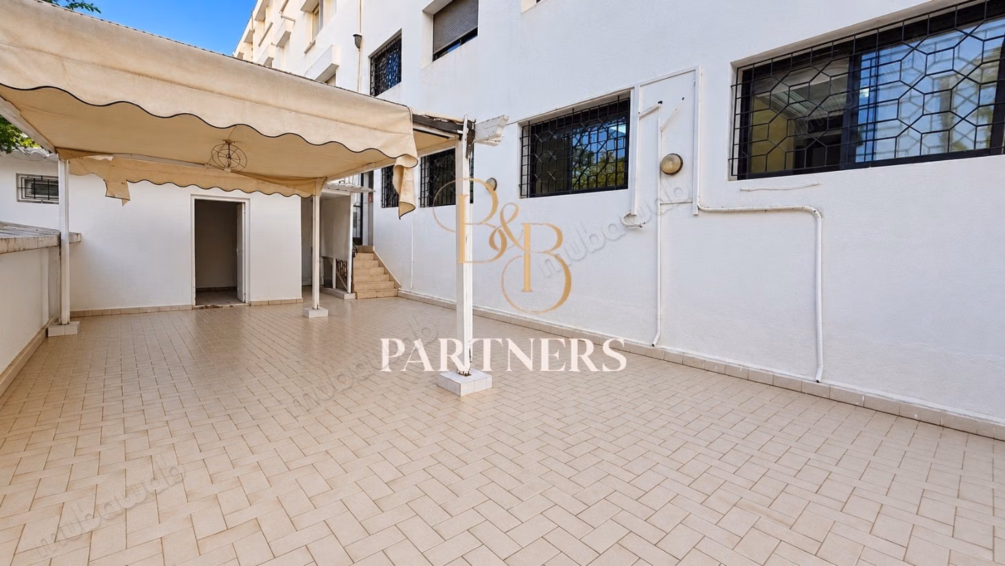 Ampio appartamento di 240 m² con terrazza di 70 m², vicino al liceo Descartes