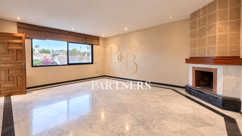 Ampio appartamento di 240 m² con terrazza di 70 m², vicino al liceo Descartes