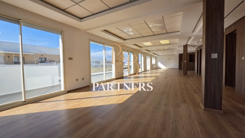 Bureau de prestige AGDAL – Aménagement haut standing et grandes terrasses