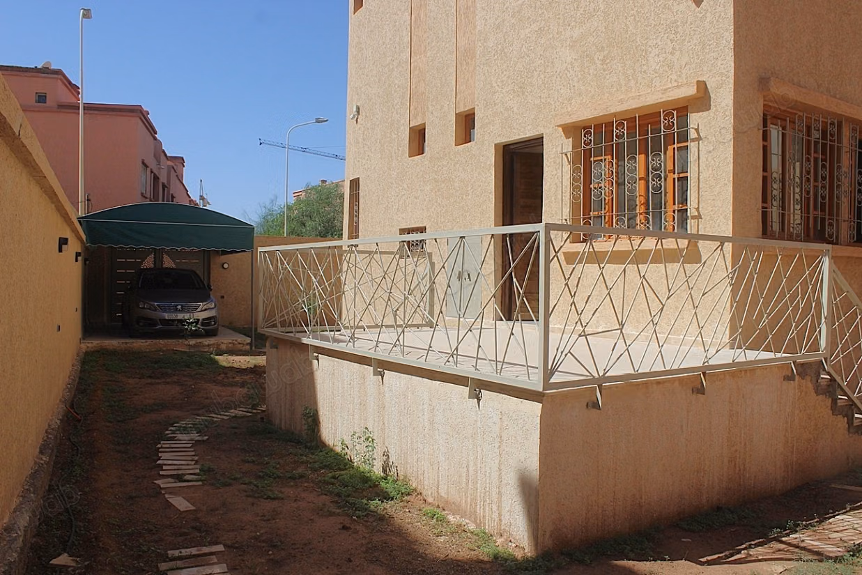 A SAISIR. Belle Villa a Vendre a TAMANSOURT