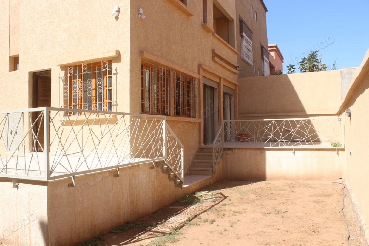 A SAISIR. Belle Villa a Vendre a TAMANSOURT