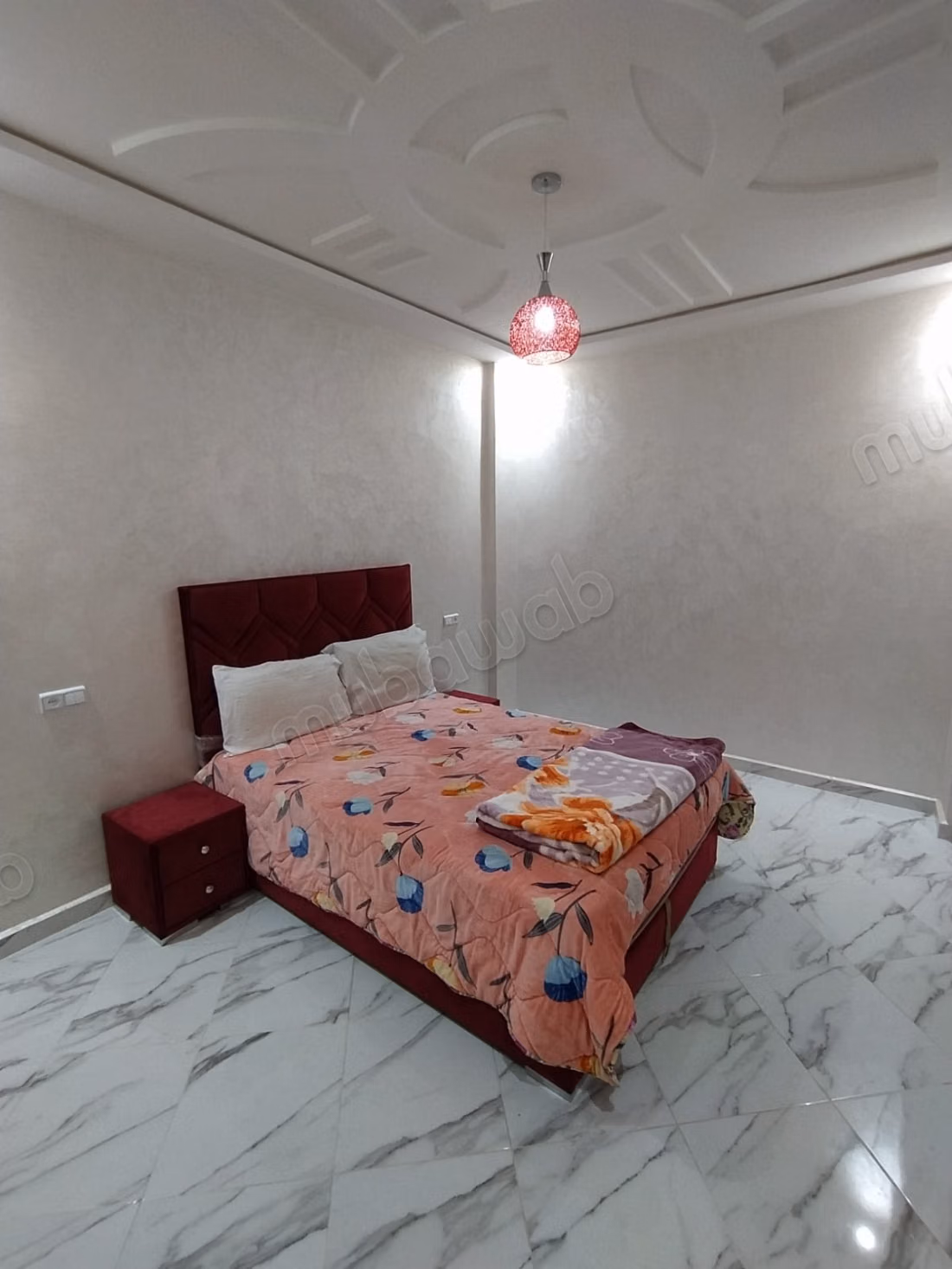Meraviglioso appartamento in affitto a Marjan. 3 camere confortevoli. Arredato