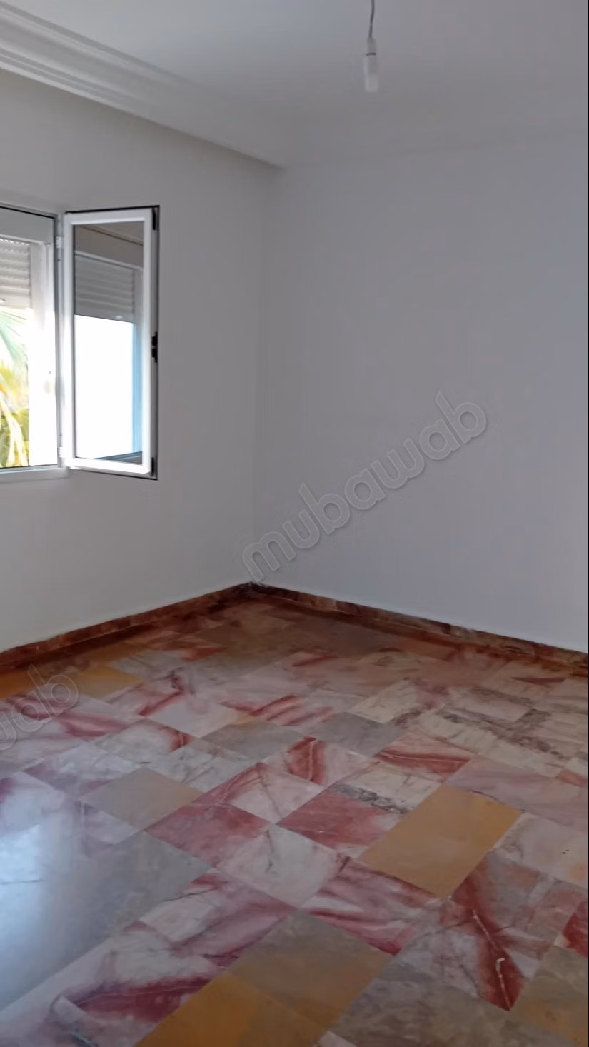 Sale of a beautiful apartment in La Manouba. Total area 70 m². Equipped kitchen