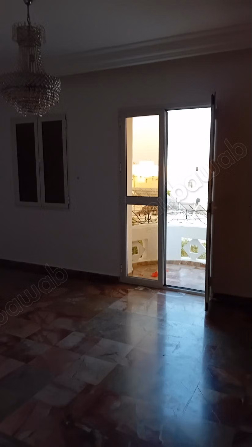 Sale of a beautiful apartment in La Manouba. Total area 70 m². Equipped kitchen