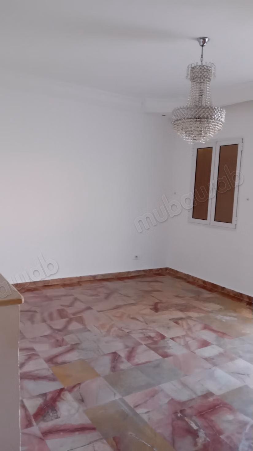 Sale of a beautiful apartment in La Manouba. Total area 70 m². Equipped kitchen
