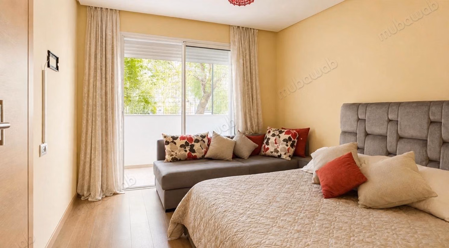 Venta de un bonito apartamento en planta baja en Ville Verte. 2 habitaciones. Terraza y ascensor