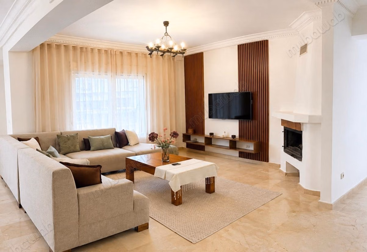 Maison à louer boubana. 
5 chambres residence fermer