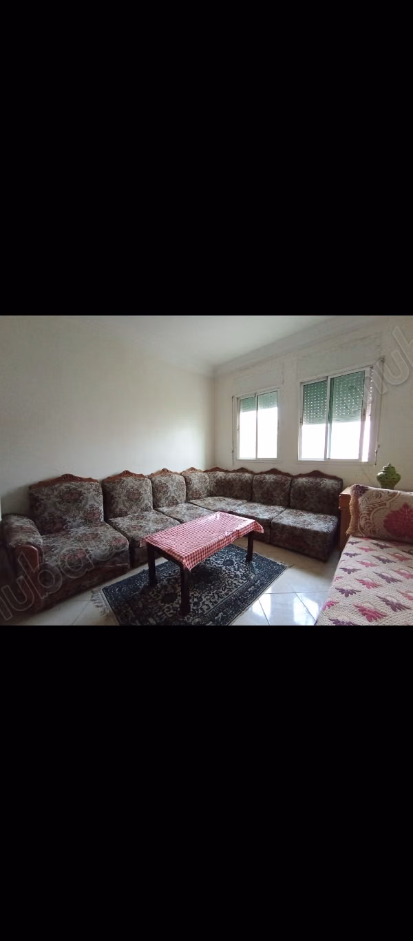 Mooie appartement te huur in Moujahidine. 2 slaapkamers. Goed gemeubileerd