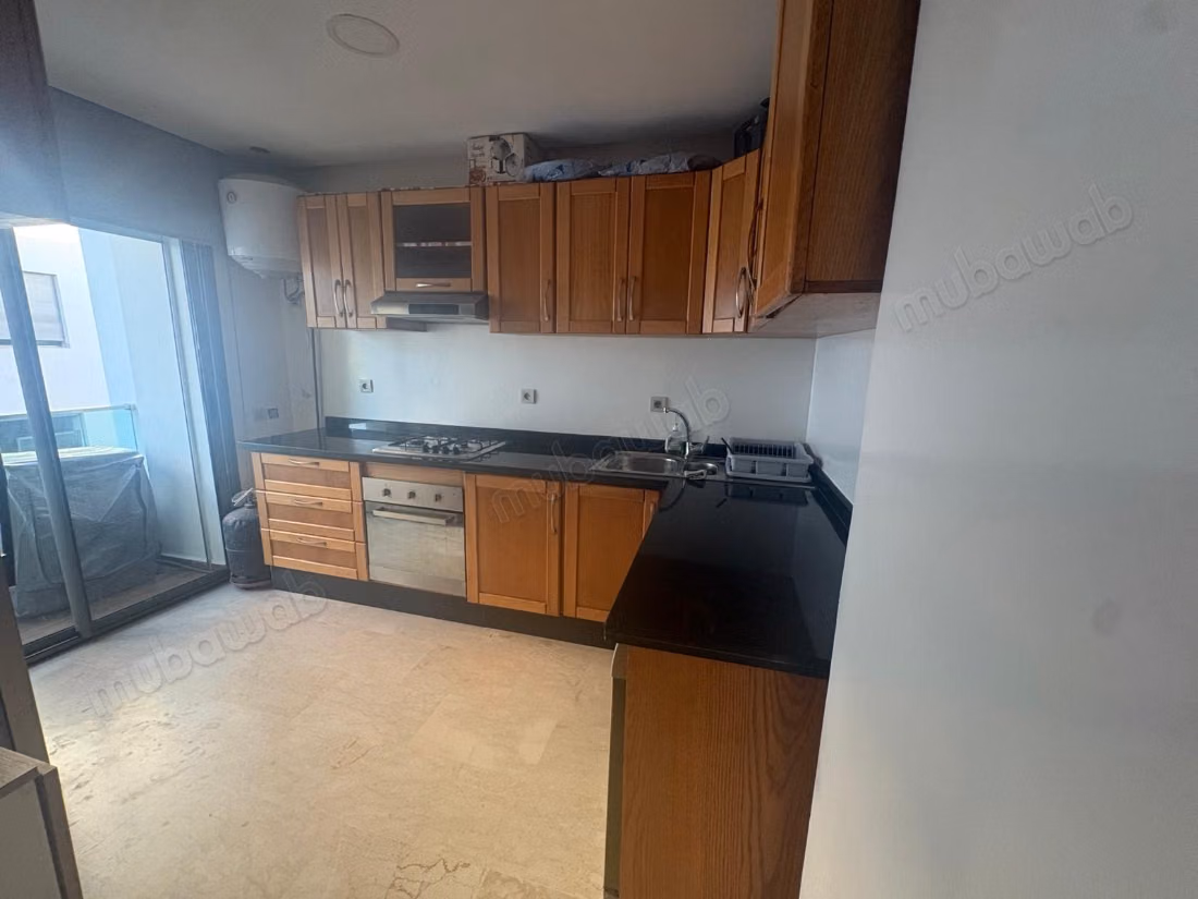 Mooi appartement met 3 slaapkamers en woonkamer in de wijk Laya