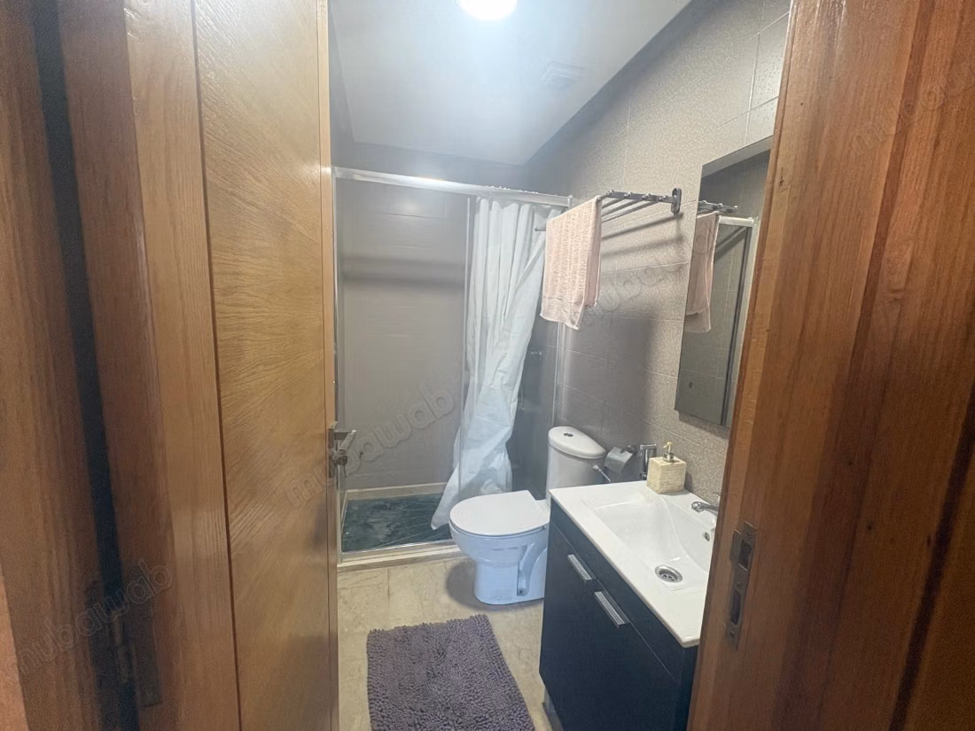 Mooi appartement met 3 slaapkamers en woonkamer in de wijk Laya