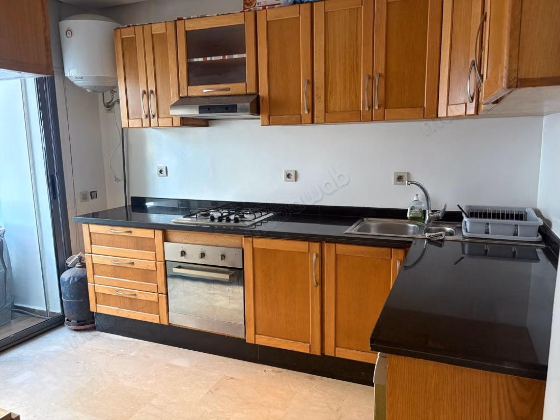 Mooi appartement met 3 slaapkamers en woonkamer in de wijk Laya