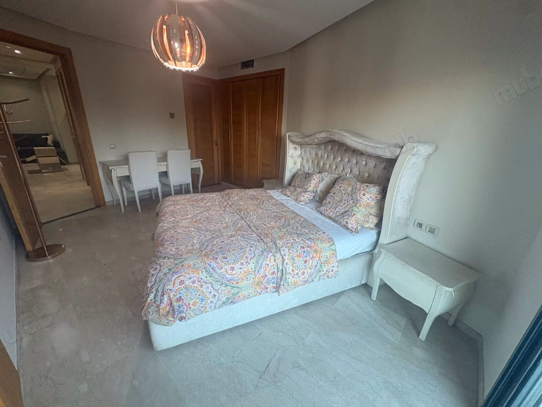 Mooi appartement met 3 slaapkamers en woonkamer in de wijk Laya