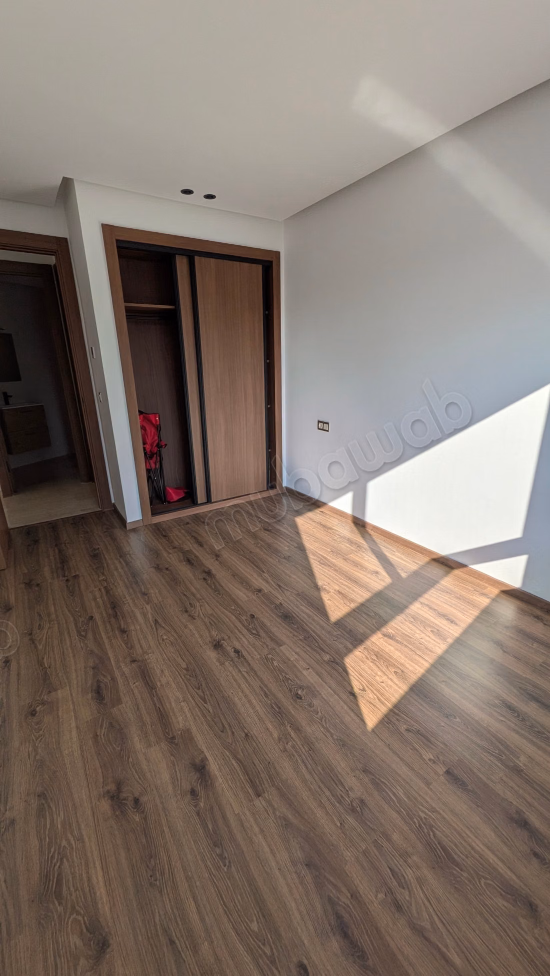 Appartement de 70 m2 neuf quartier des hôpitaux ensoleillé 2 min du tram