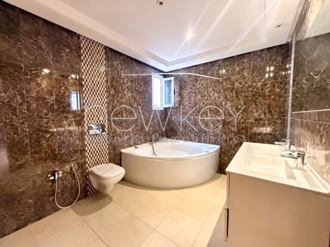 Duplex in vendita al Lago 2 – Eleganza e comfort