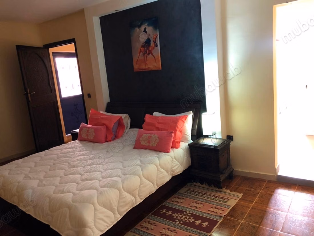 Huur villa van hoge kwaliteit aan de Fezweg. 3 comfortabele kamers. Goed ingericht