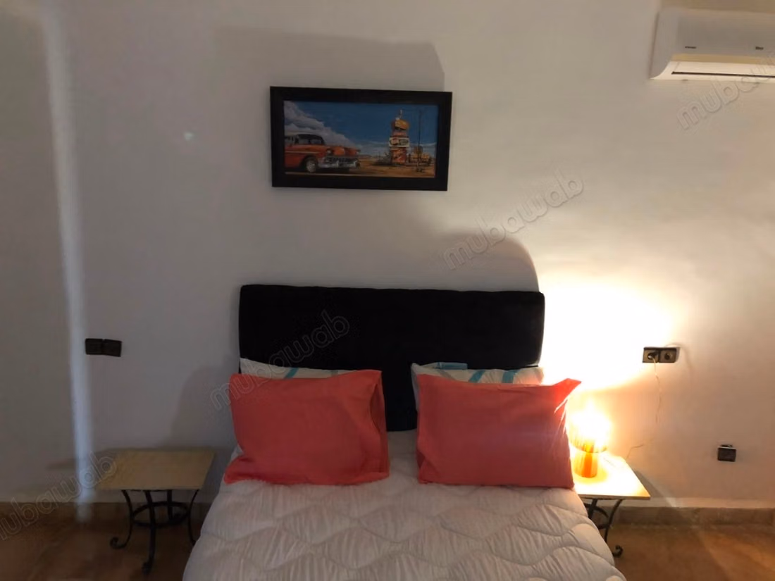 Huur villa van hoge kwaliteit aan de Fezweg. 3 comfortabele kamers. Goed ingericht