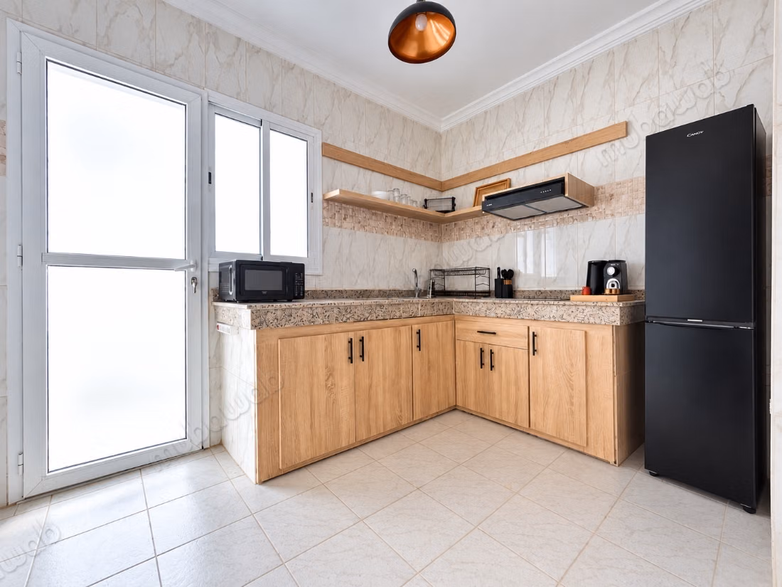 Appartement à louer à Al Bahraoyine. 
2 chambres. 
Meublé