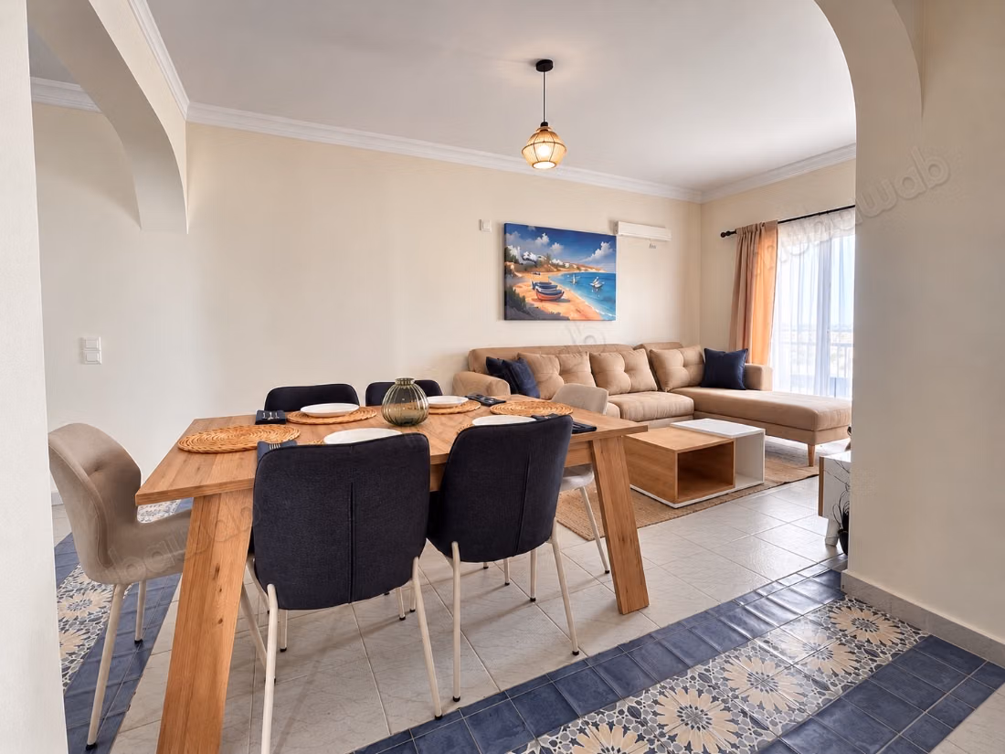 Appartement à louer à Al Bahraoyine. 
2 chambres. 
Meublé