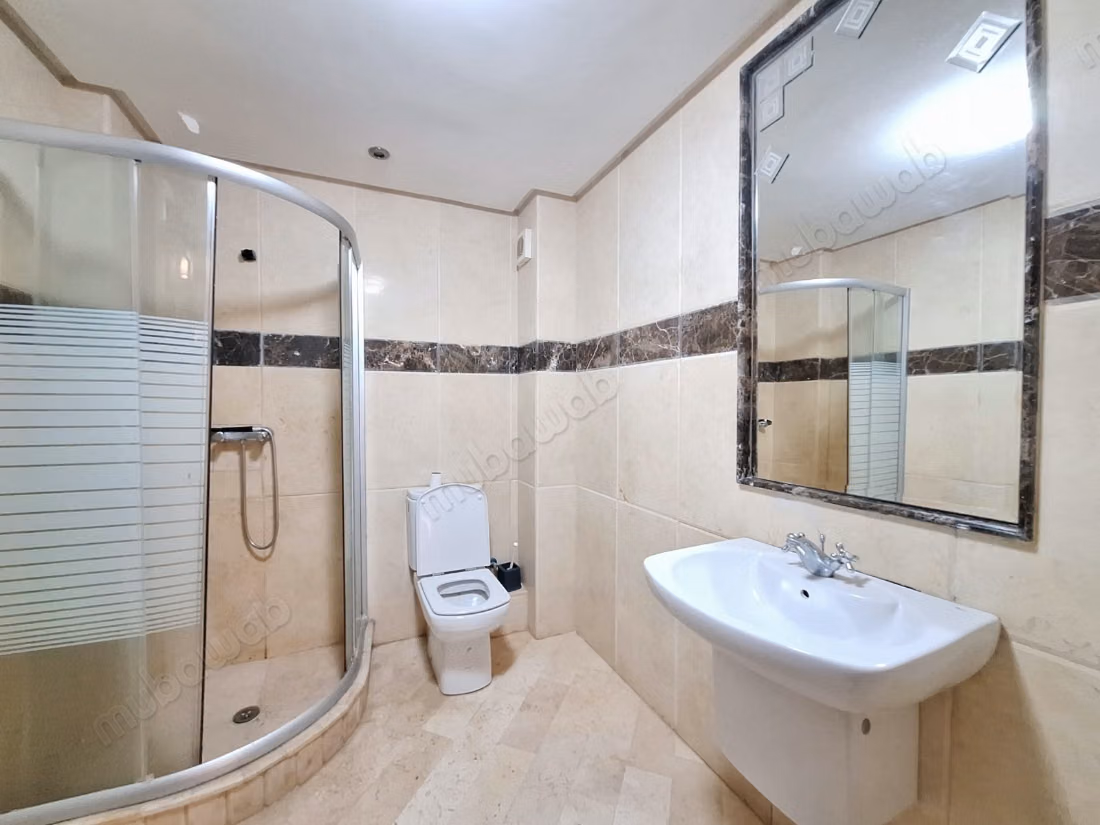 Bellissimo appartamento in affitto ad Agdal. Superficie totale 85 m². Concierge e piscina