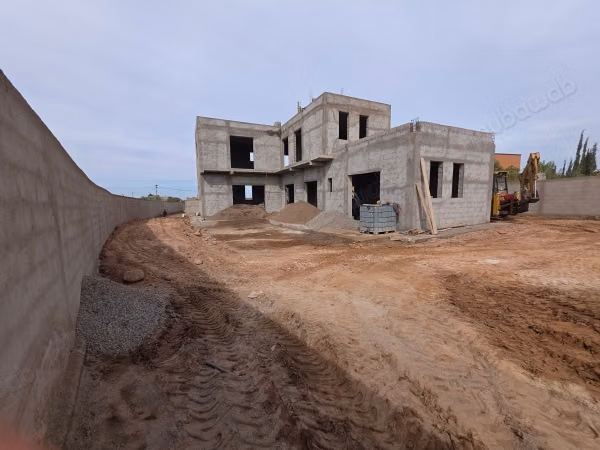 Vente villa semi finis 23 km amarrakech à Route de l'Ourika. 1 Pièce. Jardin et terrasse