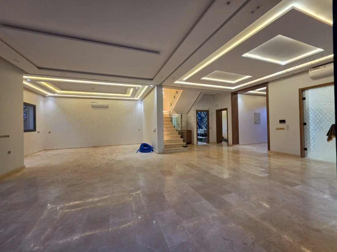 Villa spacieuse avec piscine et puits à vendre