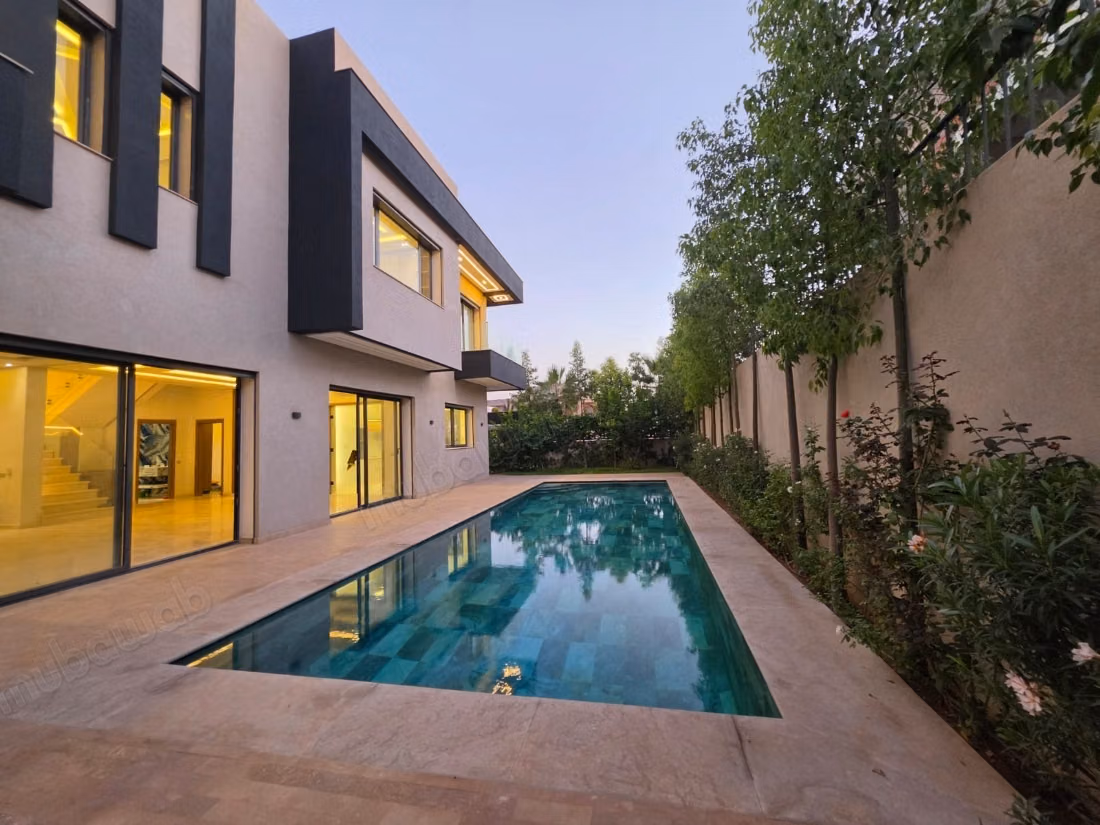 Villa spacieuse avec piscine et puits à vendre
