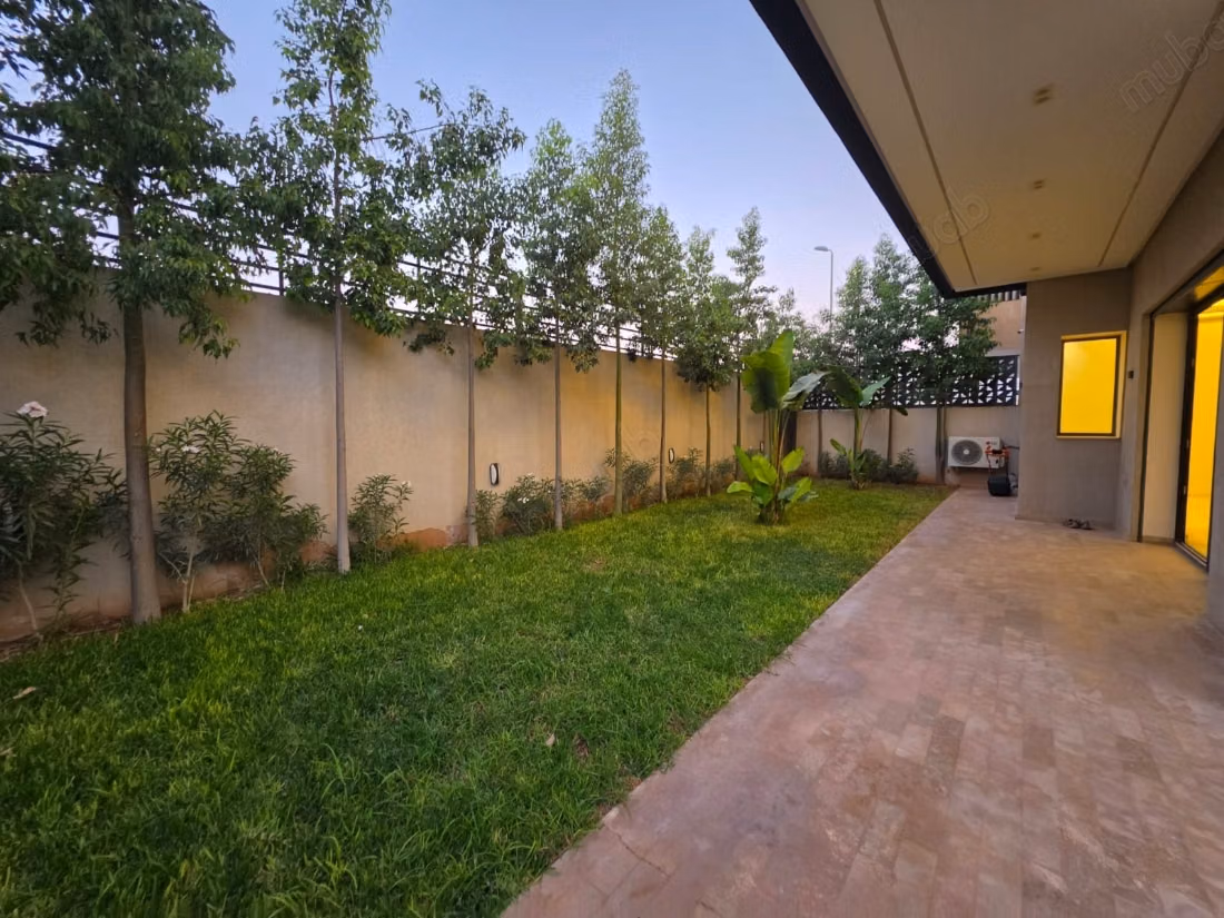 Villa spacieuse avec piscine et puits à vendre